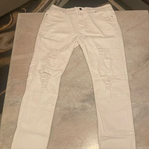 These are jeans brand: ❌ size: 34,32 color: white